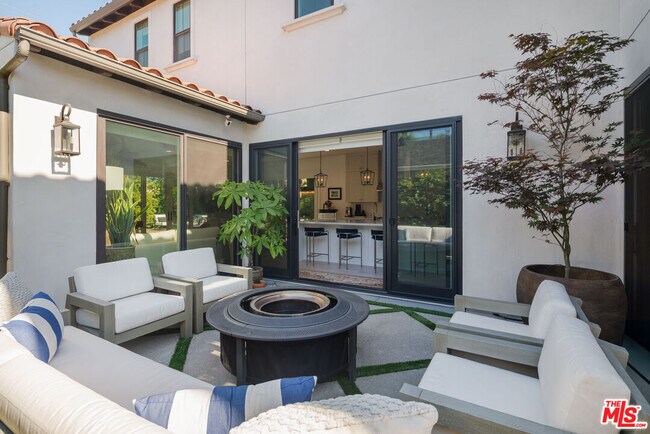 Building Photo - 538 N Sierra Bonita Ave