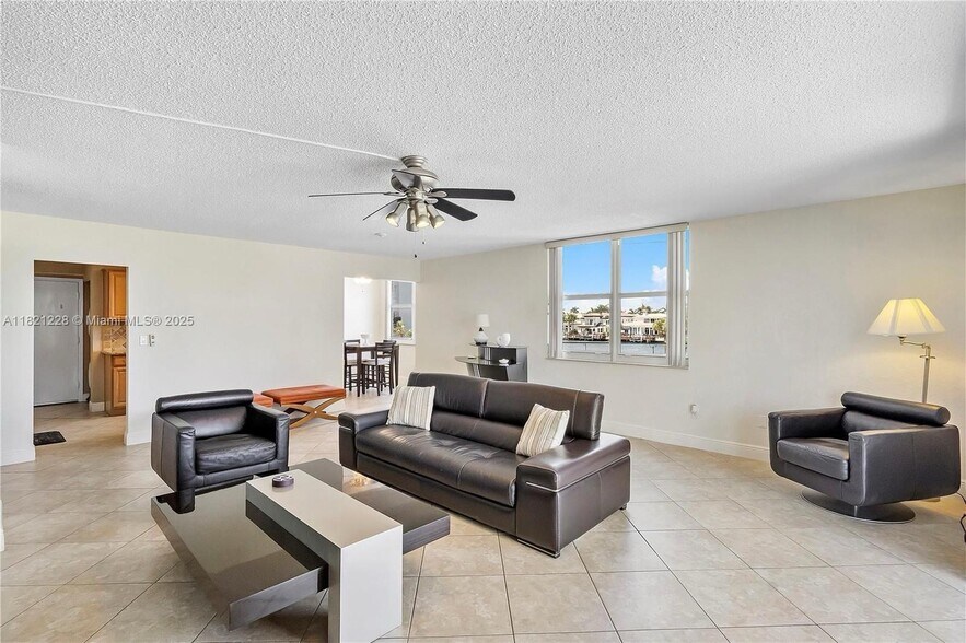 Building Photo - 1401 S Ocean Dr