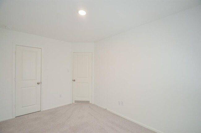 Building Photo - 4127 Saltillo Lakes Dr