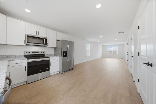 Building Photo - Brand-New 3BR/2.5BA Luxury Duplex in NW Hickory – Spacious, Modern & Move-In Ready!