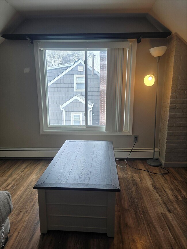 Building Photo - 375 Broadway