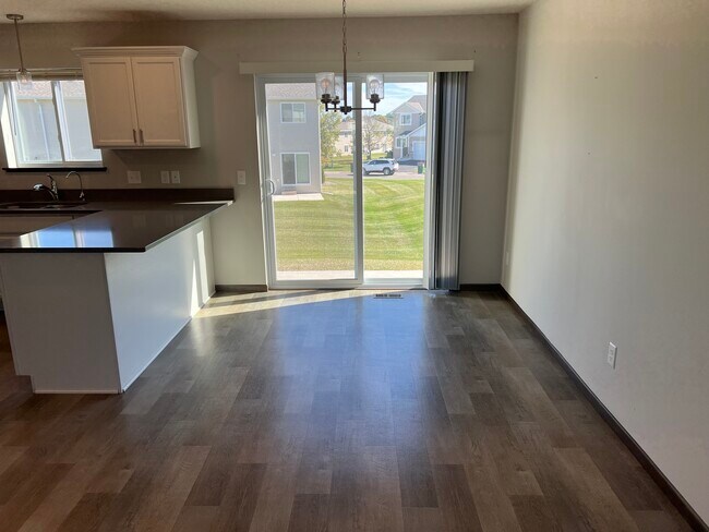 Building Photo - 5207 Foxfield Dr NW
