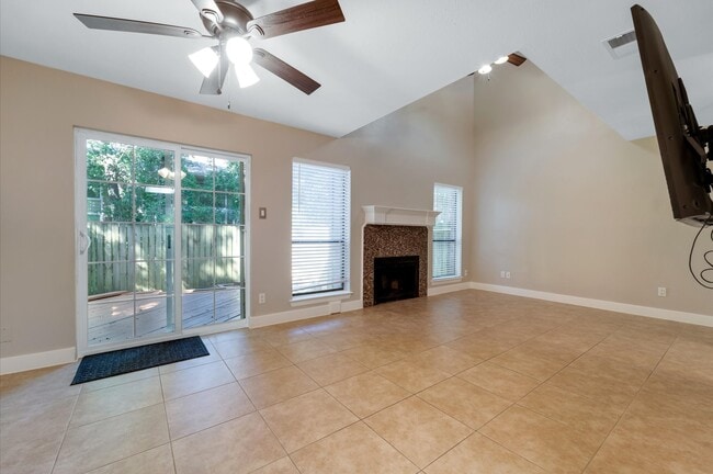 Building Photo - 30 Willowwood Cir