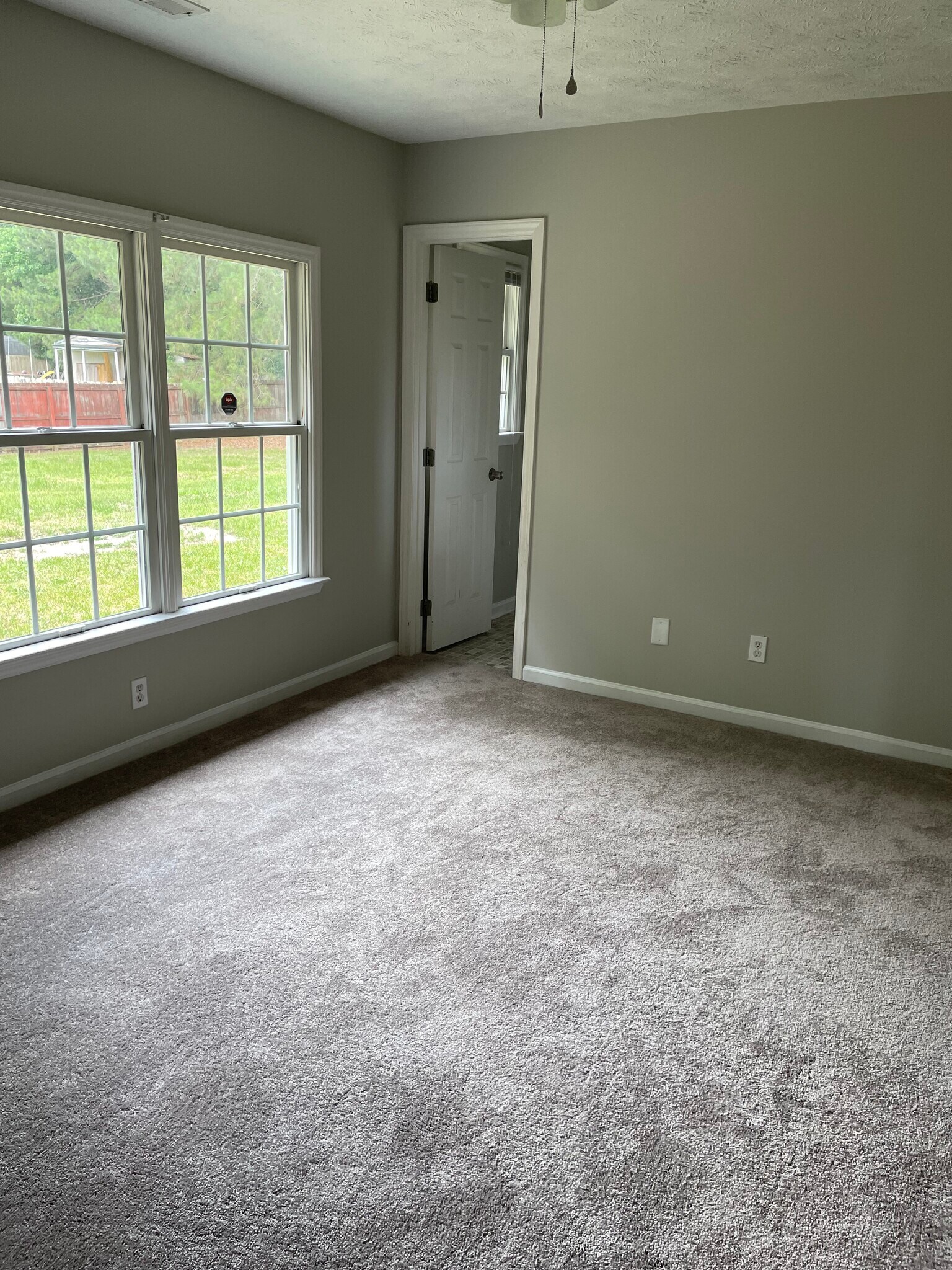 Master Bedroom and bathroom - 5503 Heather St