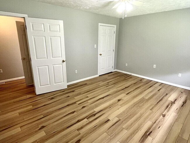 Building Photo - 69 Linden Ave