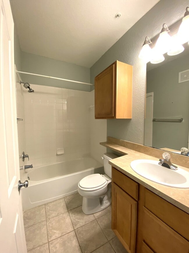 Building Photo - 6129 Metrowest Blvd