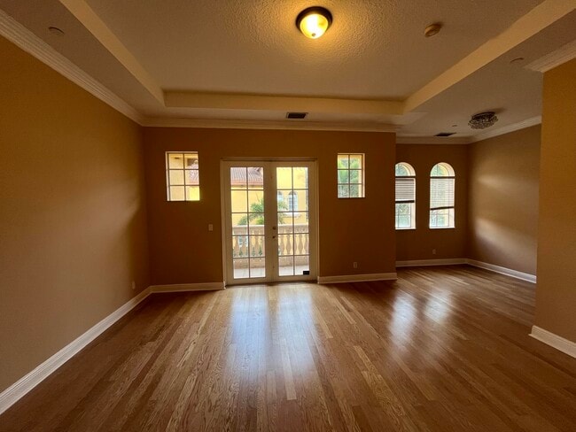 Building Photo - 270 NE 69th Cir