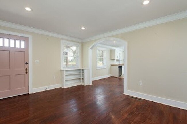 Building Photo - 2615 W Main St