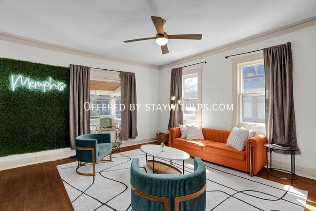 Building Photo - 397 Angelus St