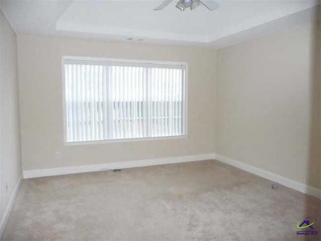 Building Photo - 113 Cedarland Dr