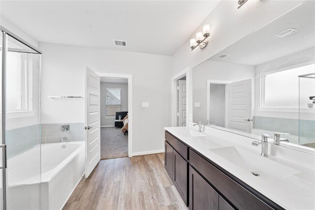 Building Photo - 28447 Halle Ray Dr