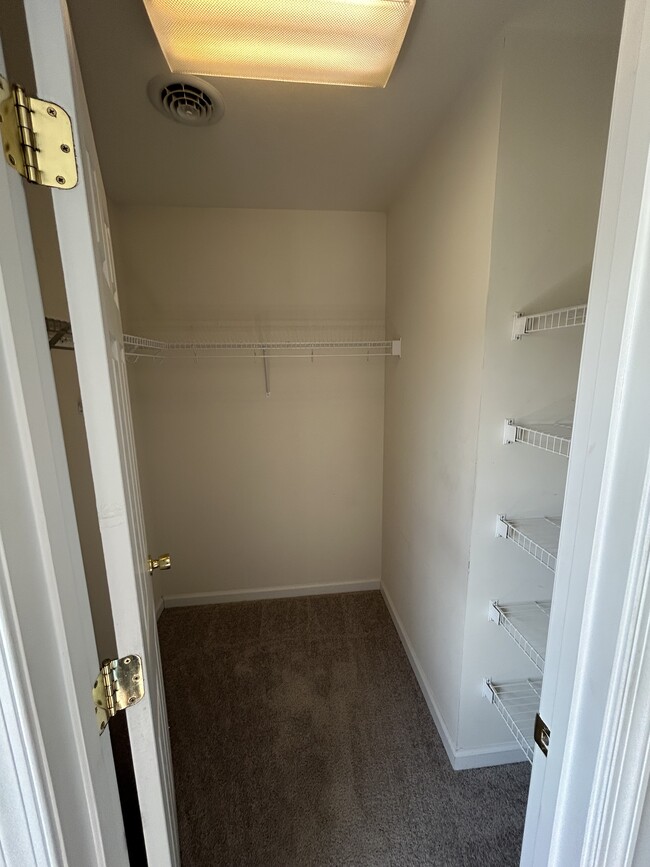 Building Photo - 322 Mesa Ln