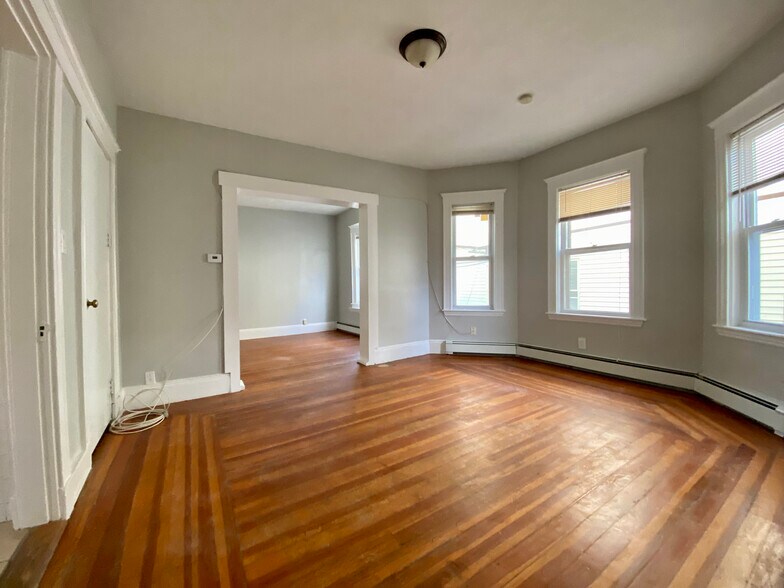 Building Photo - 14 Belknap St