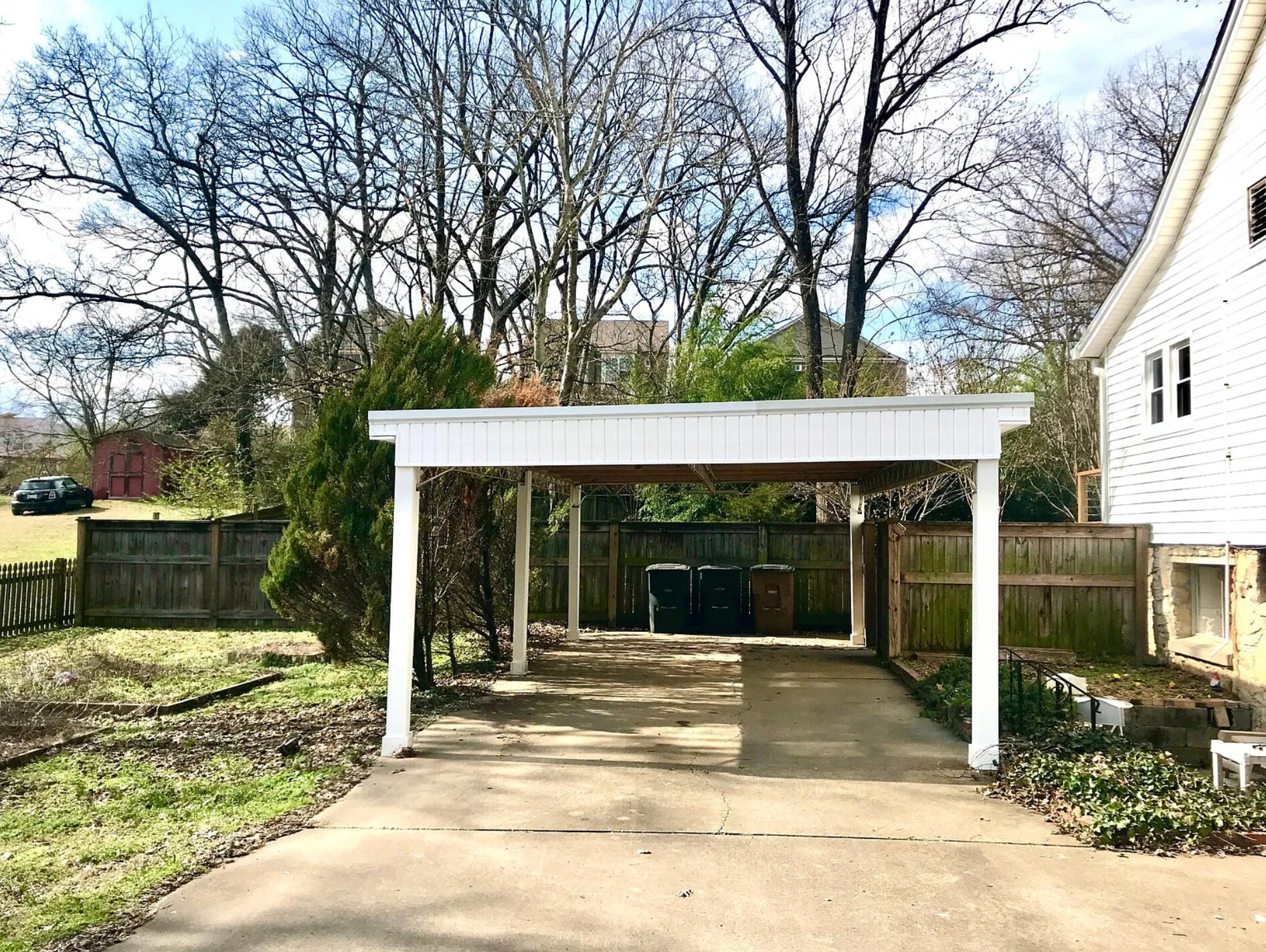 Building Photo - 1520 Riverside Dr