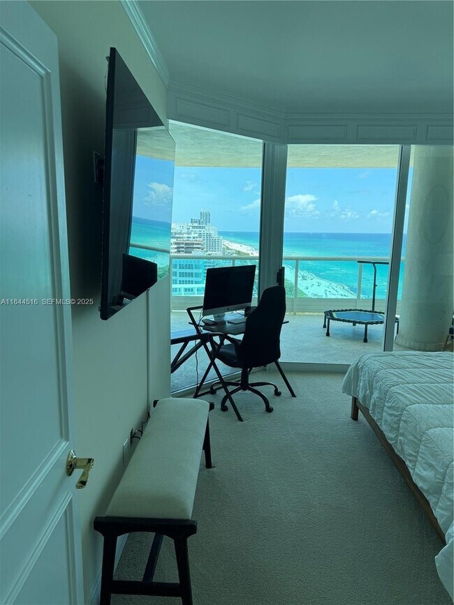 Building Photo - 5025 Collins Ave