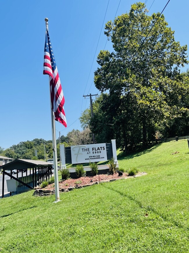 Primary Photo - The Flats @ 5900