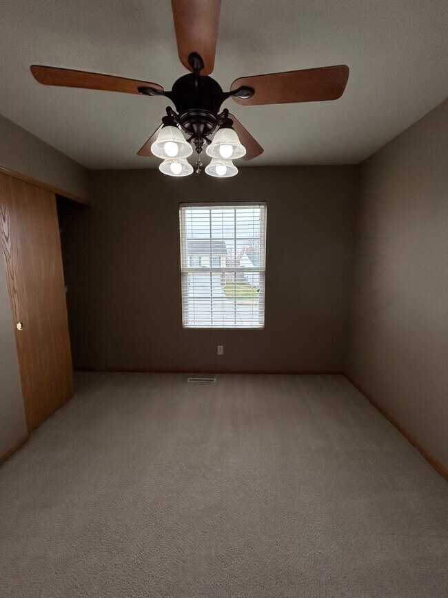 Building Photo - Spacious Millard Living with a Backyard You’ll Love