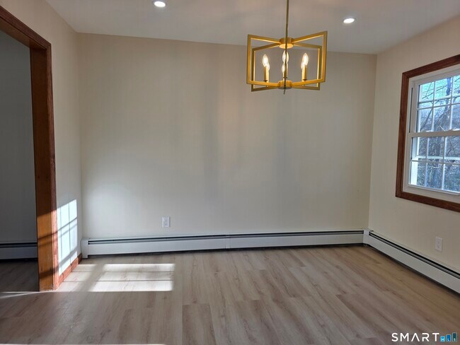 Building Photo - 29 Brook Pine Dr