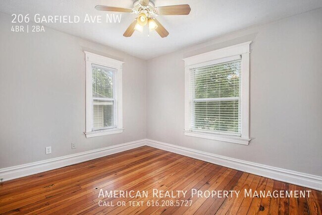 Building Photo - 206 Garfield Ave NW
