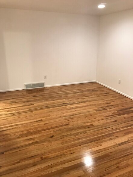Building Photo - 38 W 1500 S