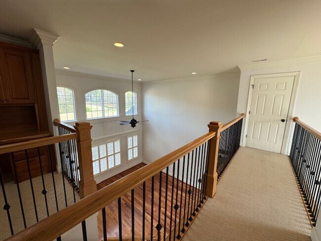 Building Photo - Eagle Ridge Golf Club!