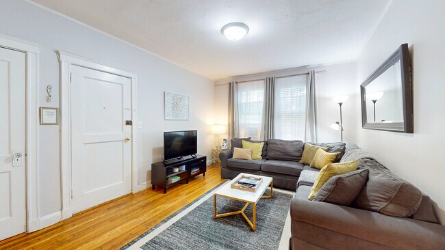 Building Photo - 169 Kent St