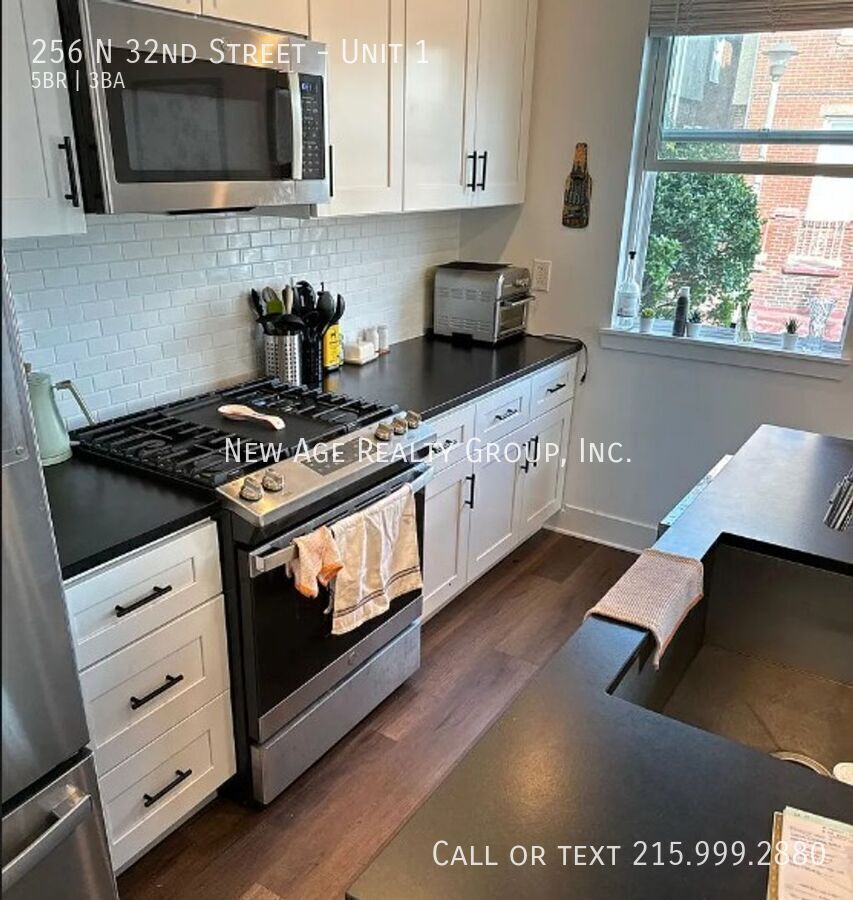 Building Photo - 256 N 32nd St