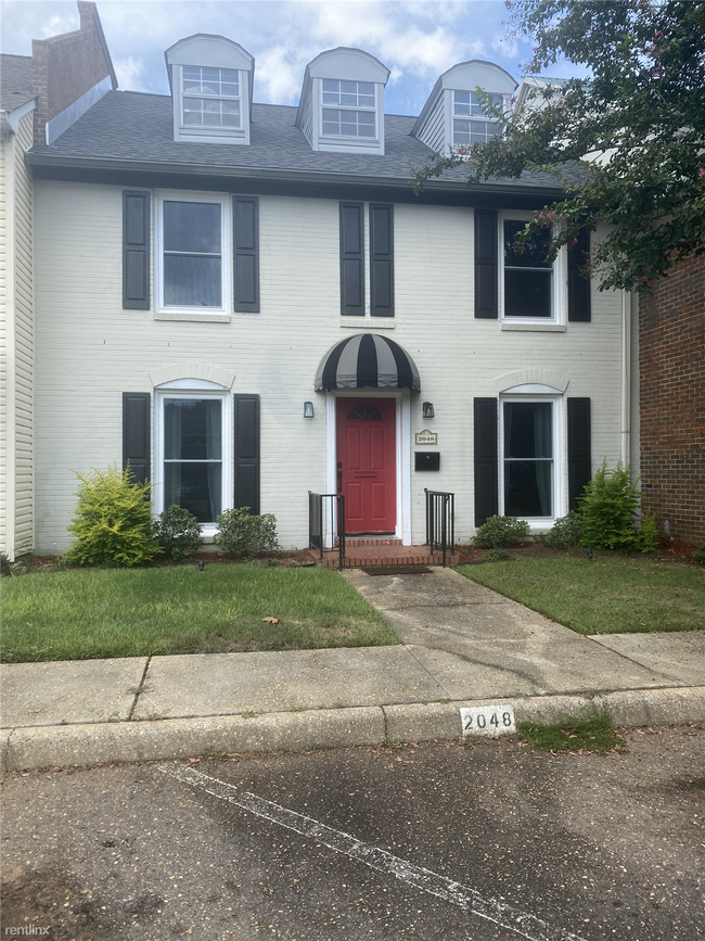 3 br, 2.5 bath Townhome 2048 West Main S... 2048 W Main St Dothan