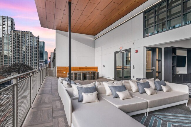 Building Photo - Modern Living in the Heart of Atlanta