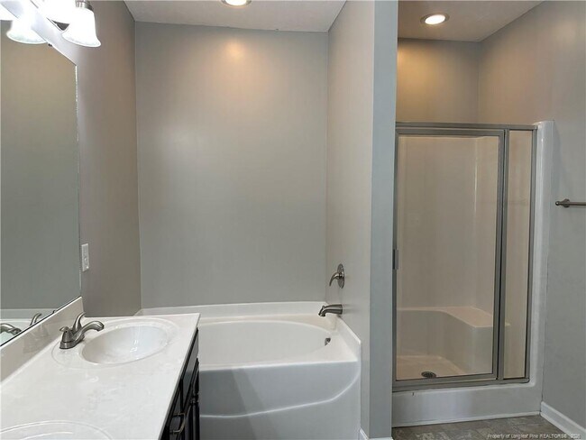 Building Photo - 498 New Castle Ln