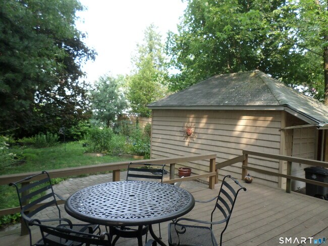 Building Photo - 95 Clark St
