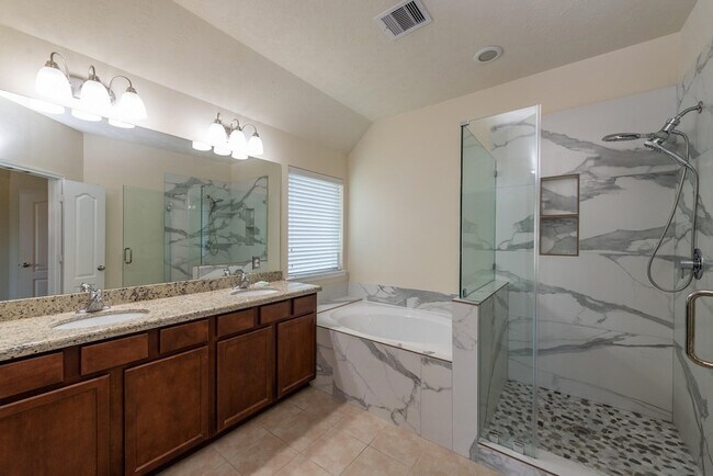 Building Photo - 6402 Addlestone Ridge Ln