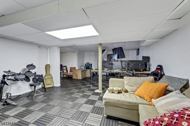 Building Photo - 45 Kershner Pl