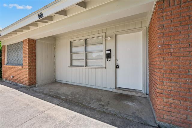 Building Photo - 5213 Santa Rosa Dr