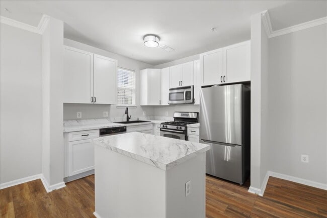 Building Photo - 21228 McFadden Square