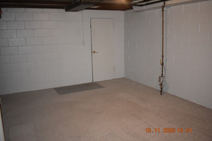 Building Photo - 5321 Pratt St