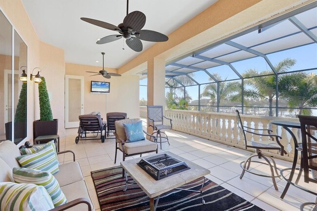 Building Photo - 1007 3rd St E