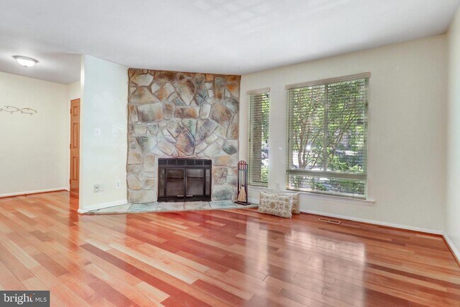 Building Photo - 5707 Waters Edge Landing Court