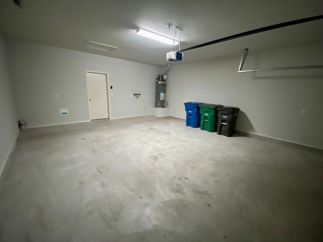 Building Photo - Great space w/ upstairs loft area as well!...