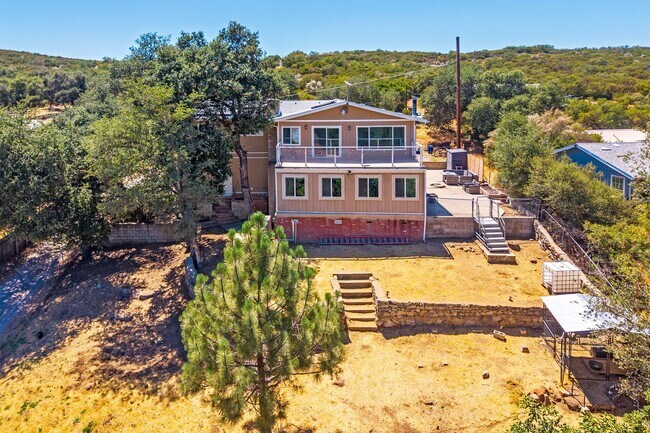 Building Photo - 3/3 HOME available NOW in DESCANSO w/ gara...