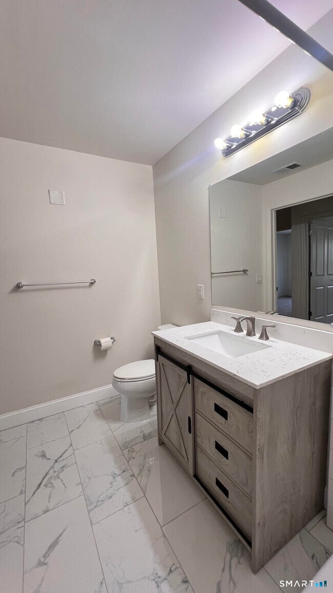 Building Photo - 26 School House Dr