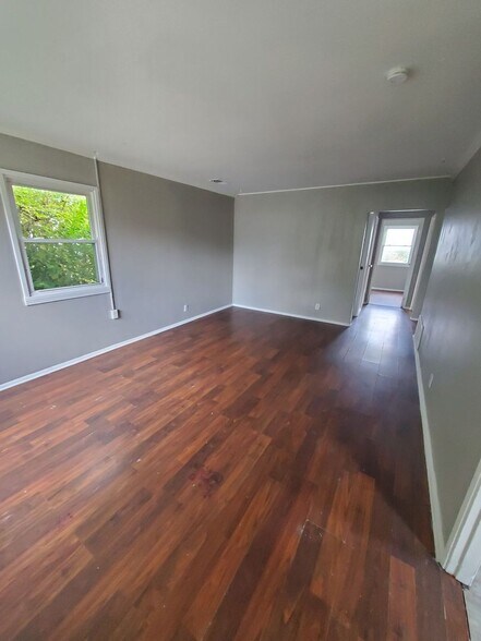 Building Photo - 5320 N 45th St