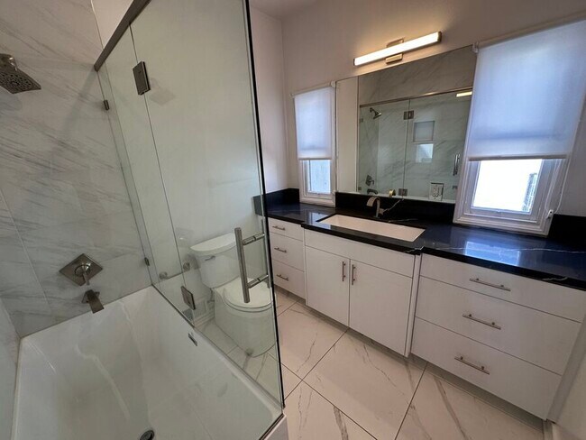 Building Photo - 1407 Laurel Ave