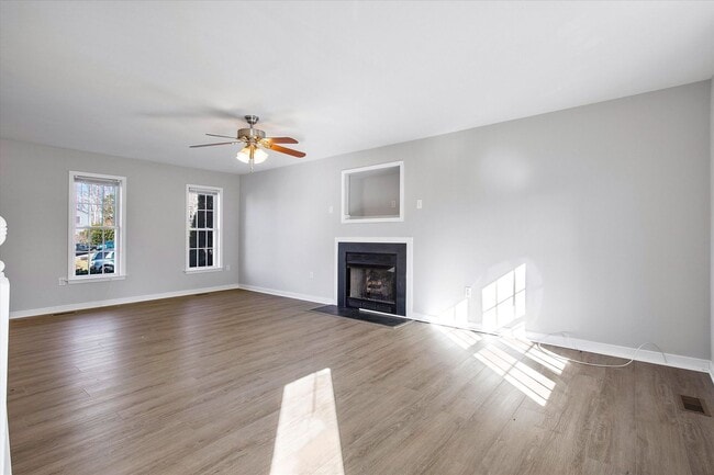 Building Photo - NEWLY RENOVATED 4 BEDROOM HOME IN ASHBROOK