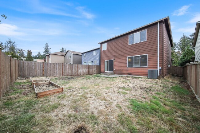 Building Photo - 3119 Harrier St NE