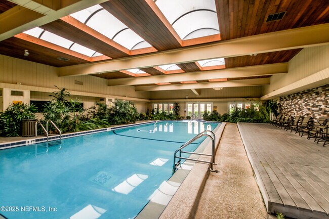 Building Photo - 6561 Mission Ct