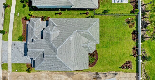 Building Photo - 9346 Crestview Cir