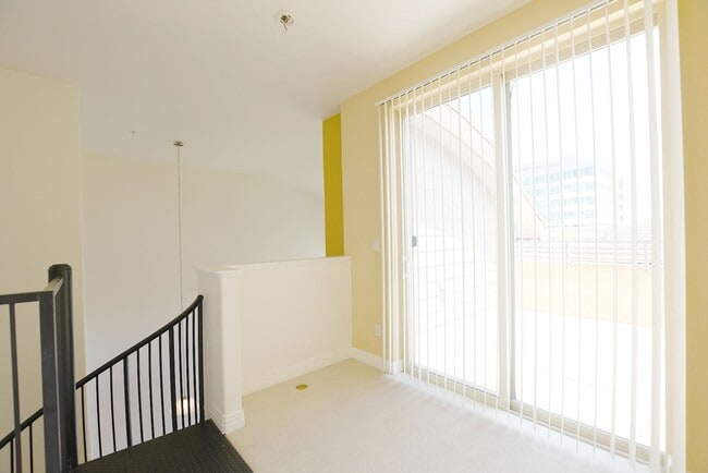 Building Photo - Centennial Condo for Rent! Outdoor Pool an...