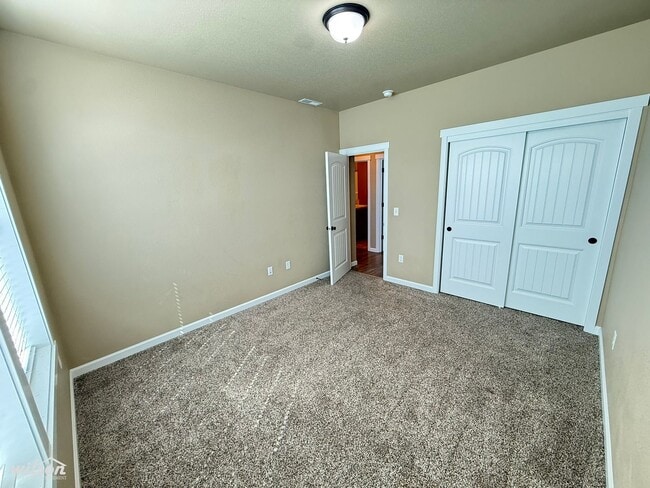 Building Photo - Modern 3-Bed Moxee Home with Huge Fenced Yard & Covered Patio