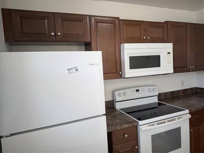 Building Photo - 10007 Winding Lake Rd